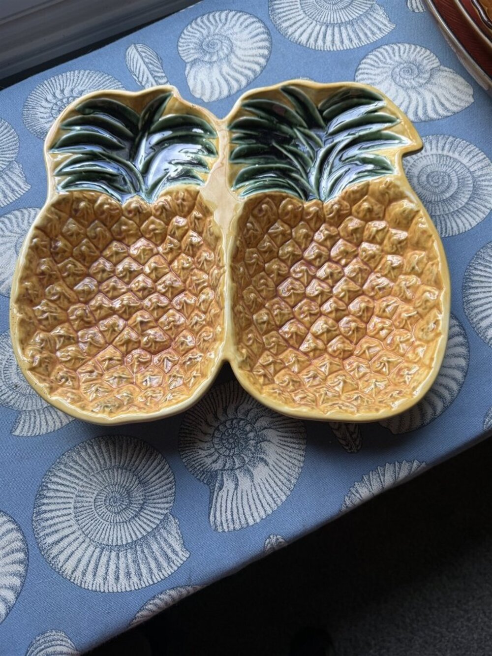 Pacific Rim Hand Painted Double Pineapple Serving Dish Platter Party Bar Snack